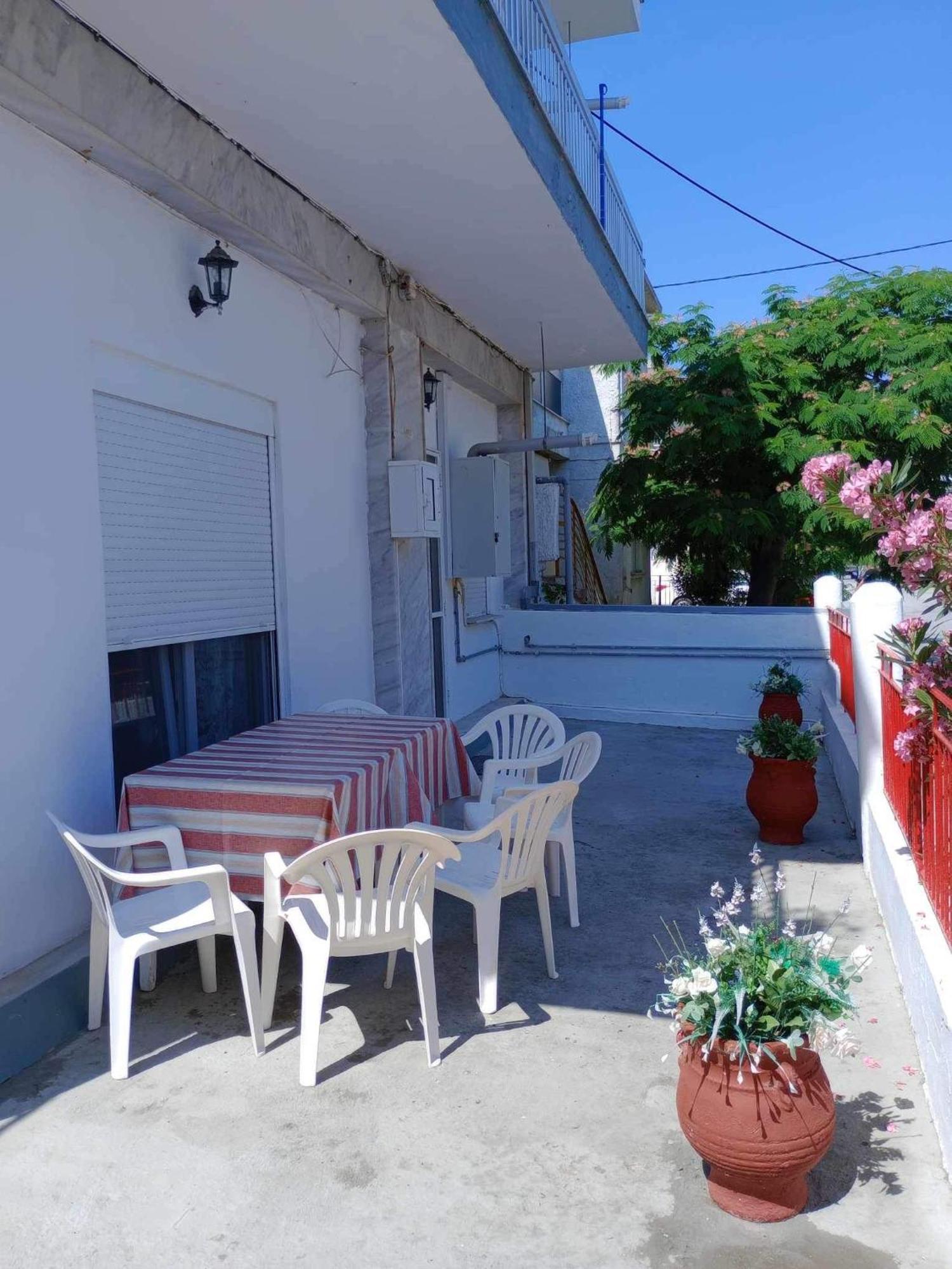 Beautiful Apartment Anais Near The Sea 아기아 트리아스 외부 사진